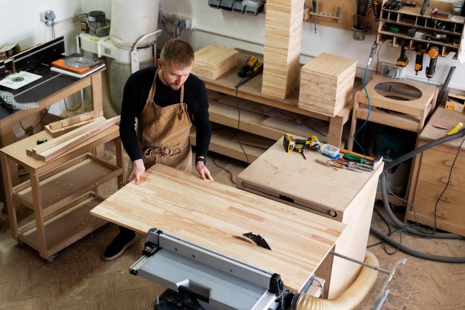 RAVEN WOOD WORKS: Crafting Bespoke Wooden Furniture with Unmatched Artistry